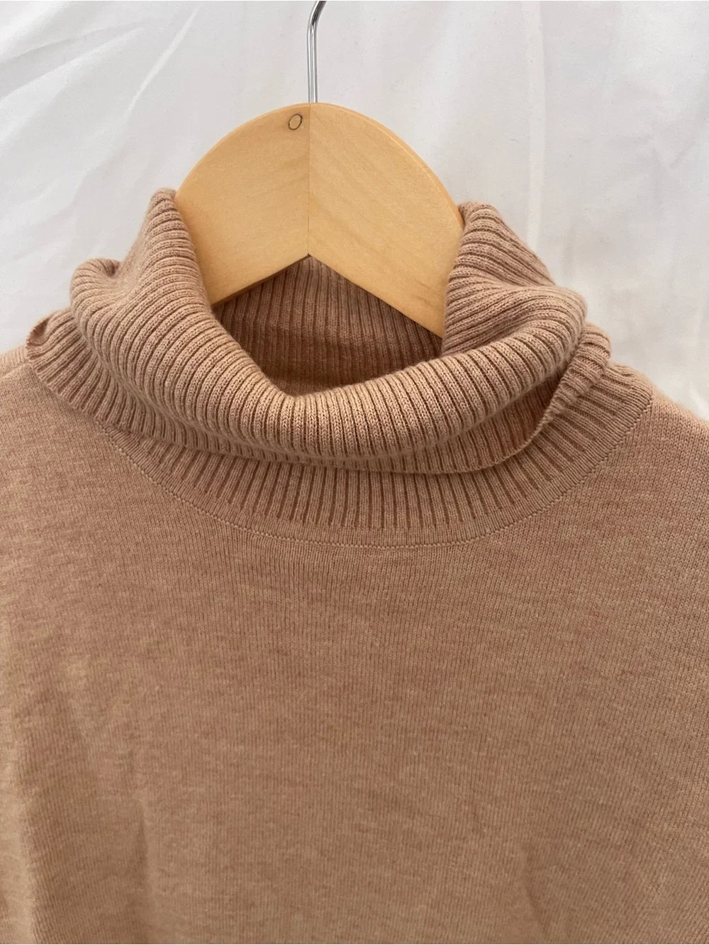 Women’s - Turtleneck Sweater in Camel- Sz-Medium